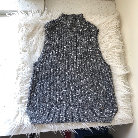 Abercrombie & Fitch Sweaters - Abercrombie Black and White Mock Turtleneck Top